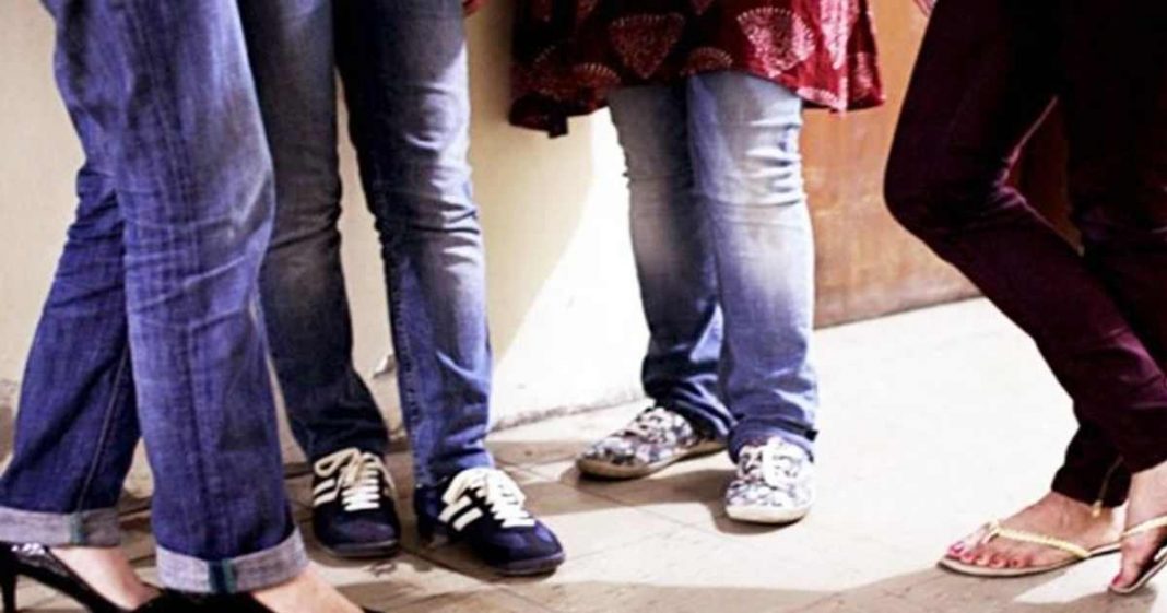 jeans and t-shirts ban