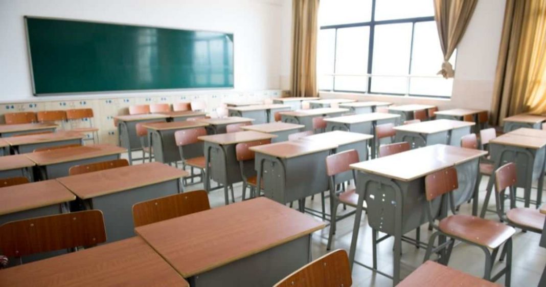 Pink Eye Outbreak Forces Closure of Schools in Punjab