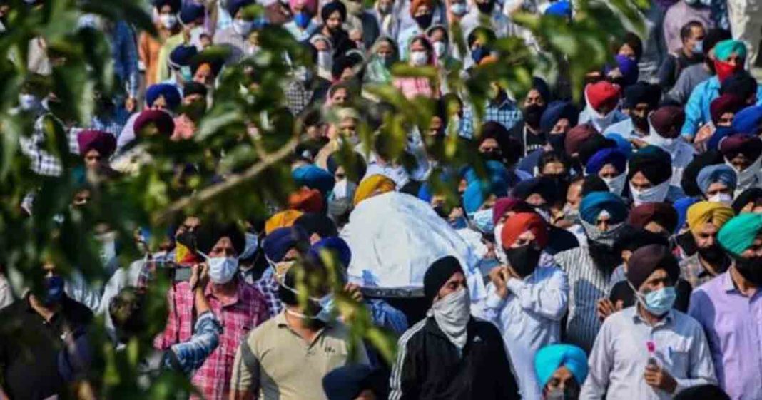 Sikhs march in Indian Kashmir