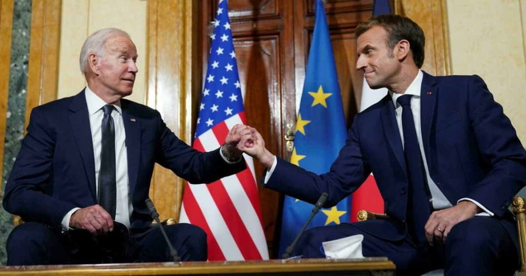 US clumsy in Submarines deal