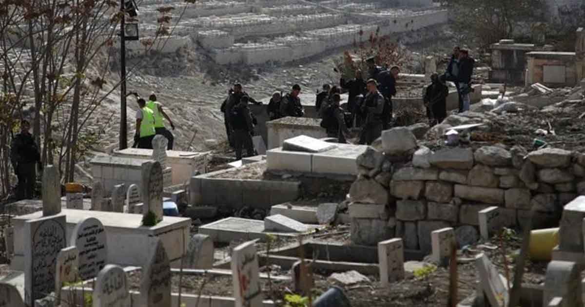 Israel destroys Muslim graves near Al-Aqsa mosque