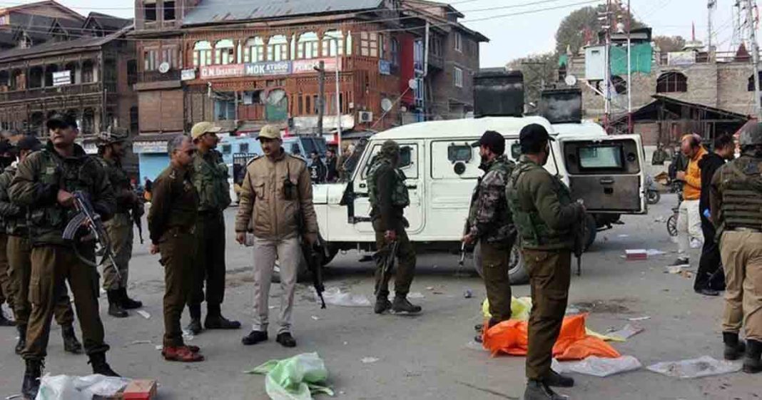 volunteer groups in Kashmir