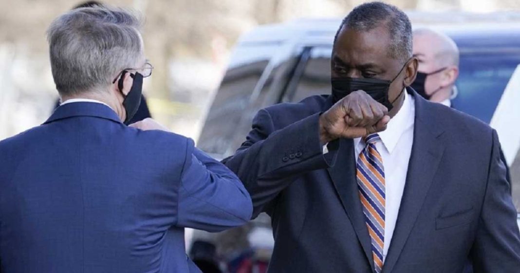 US defence chief in Georgia