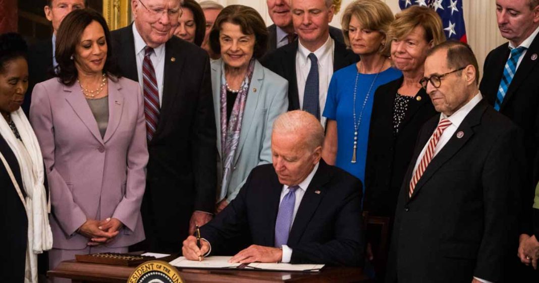 Biden sign infrastructure bill