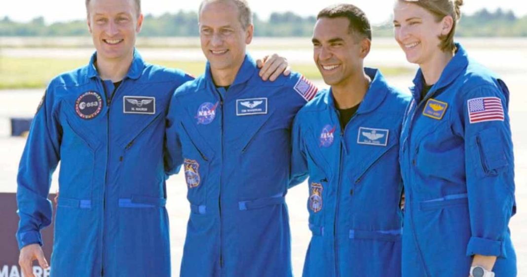 SpaceX delay ISS mission