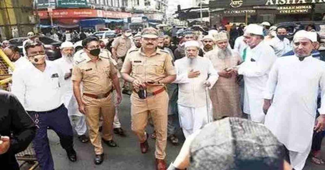 Muslims protest Maharashtra