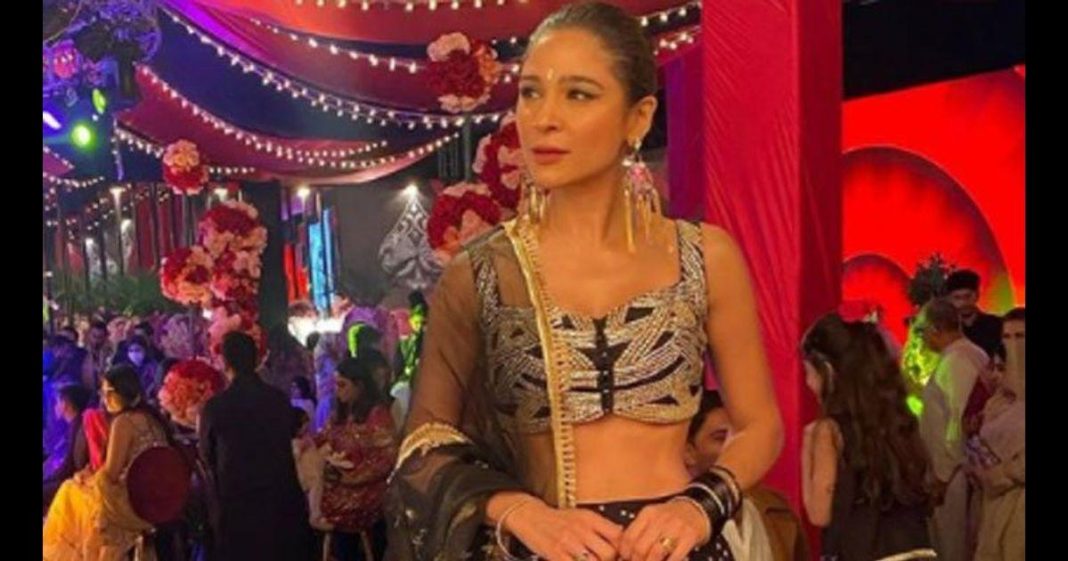 Ayesha Omar bold dance