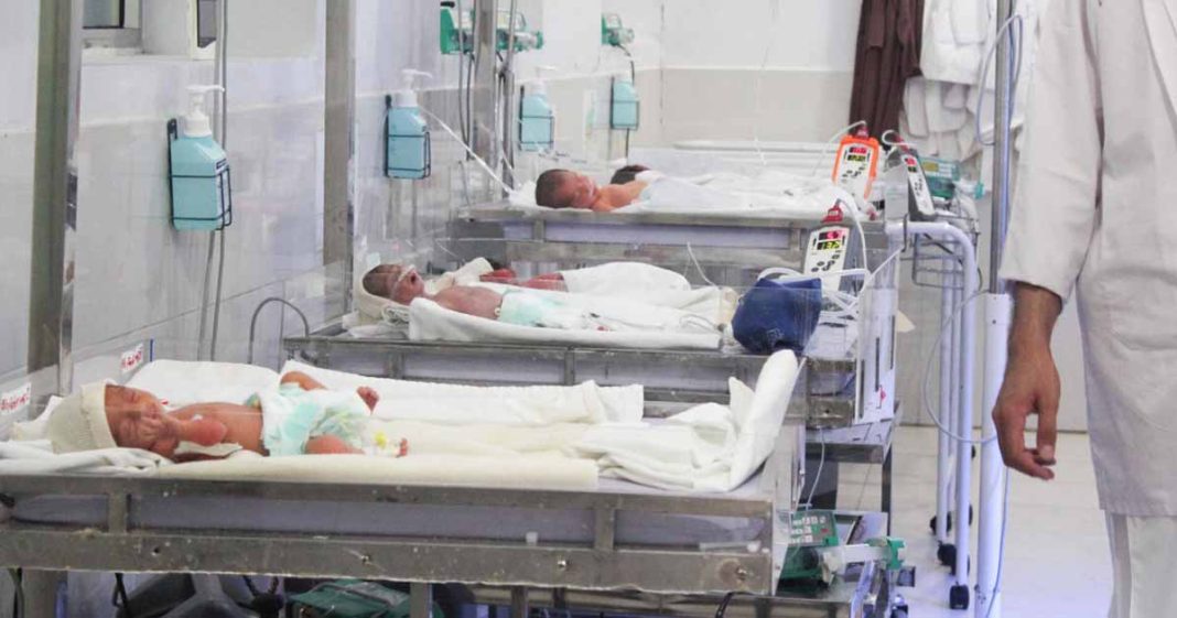 Pakistani children mortality risk