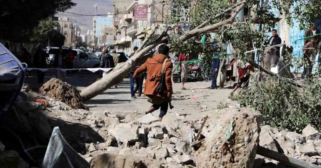 Saudi coalition hits Yemen