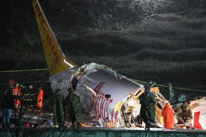 Plane carrying 132 onboard crashes in China