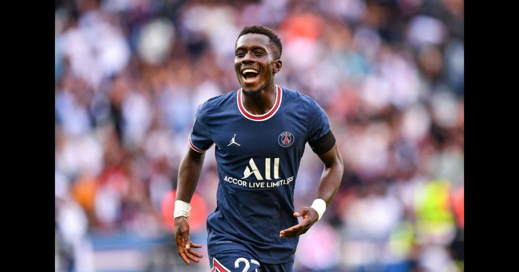 Idrissa Gueye rainbow