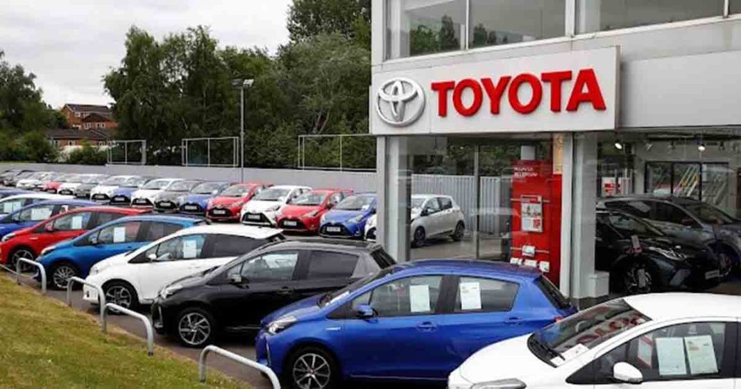 Toyota halts bookings