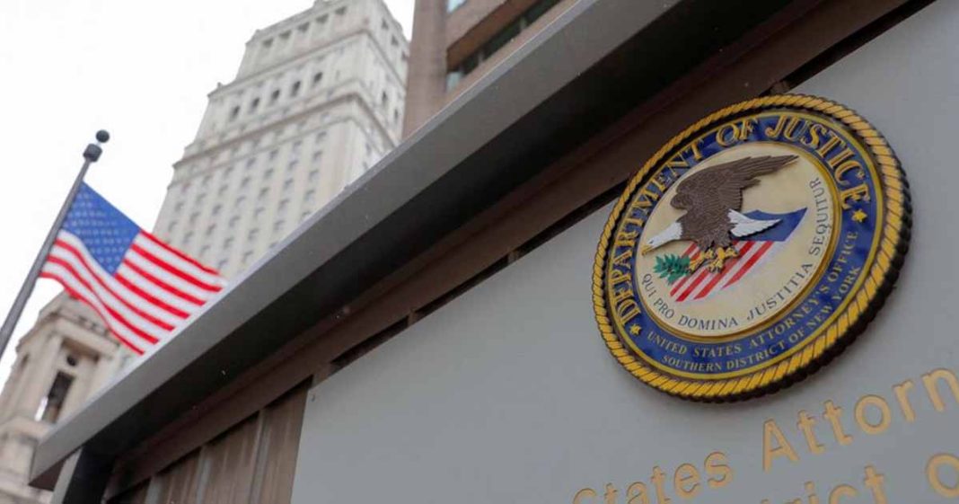 US charges Chinese with spying