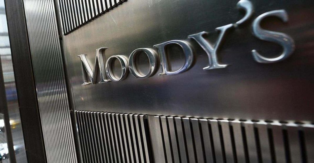 Moody's demotes Pakistan's economic outlook from stable to negative