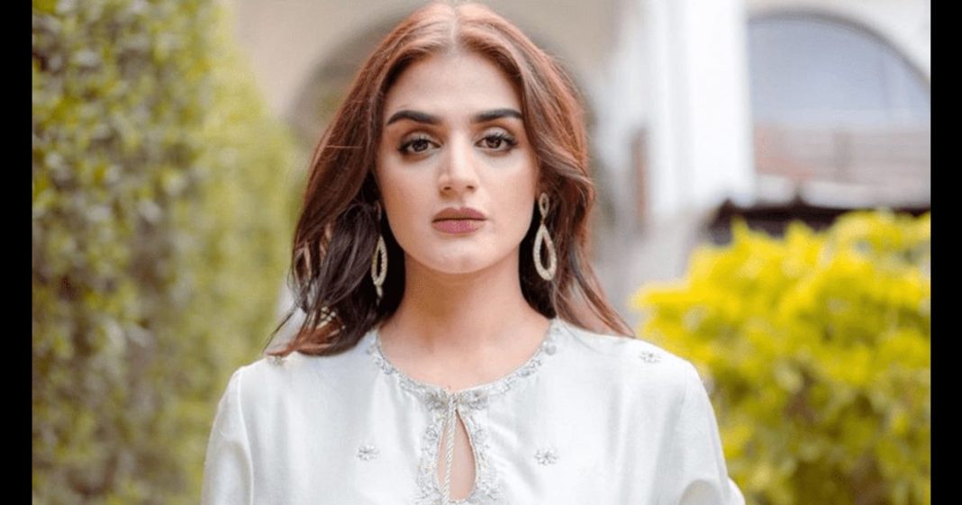Hira Mani apologizes