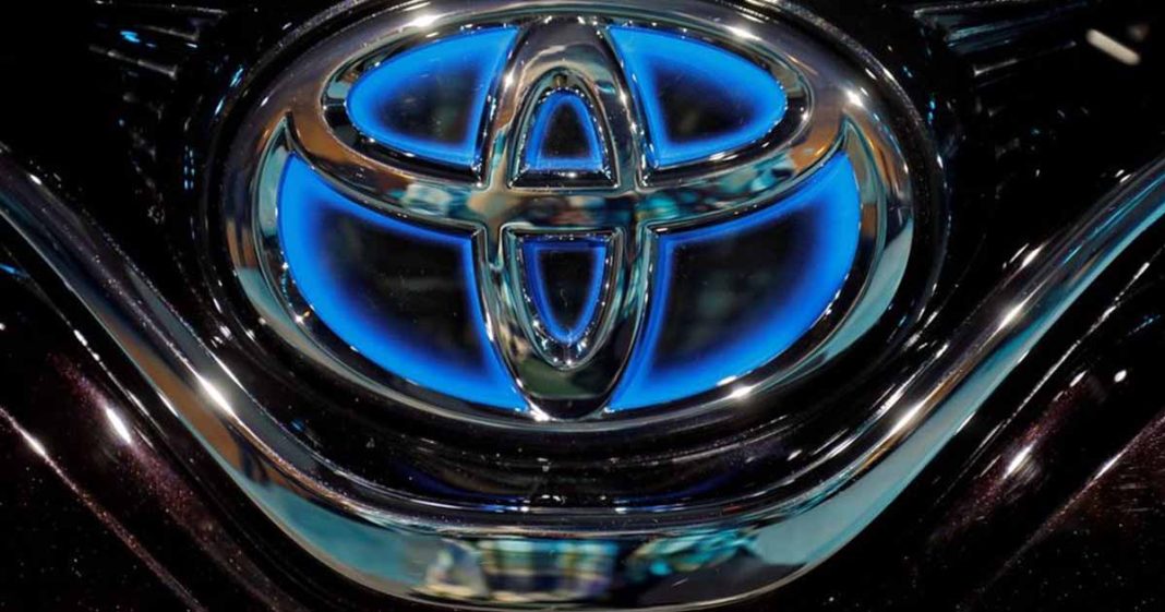 Toyota unveils hybrid car