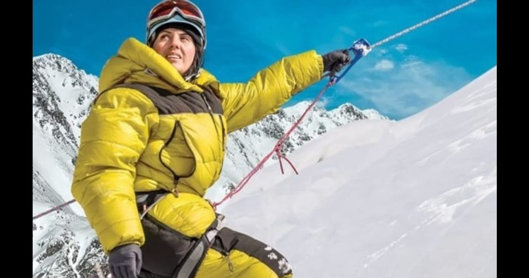 Pakistani mountaineers K2