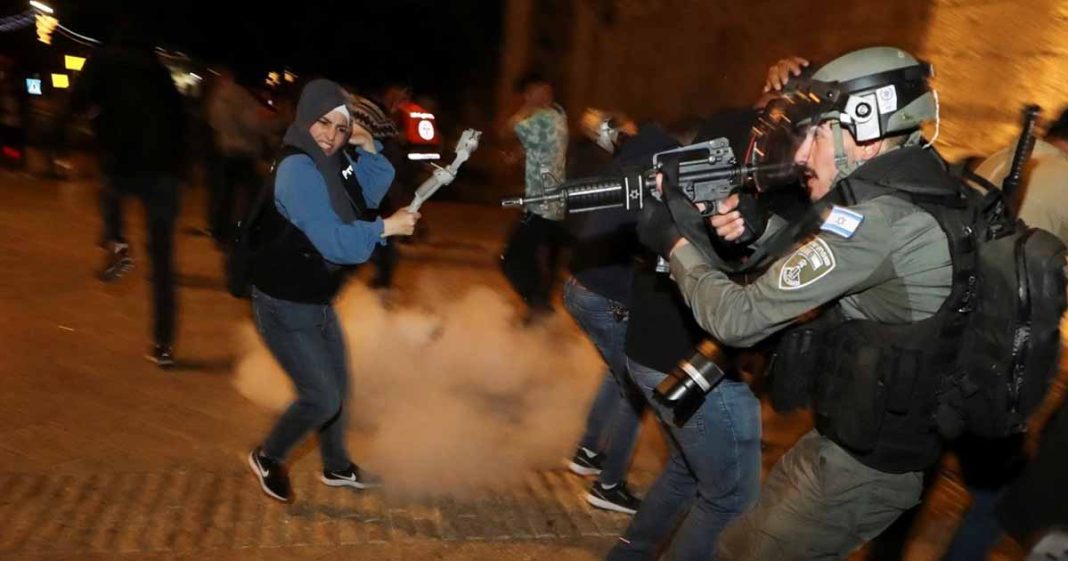 Israel continues brutal crackdown, kills Palestinian teens