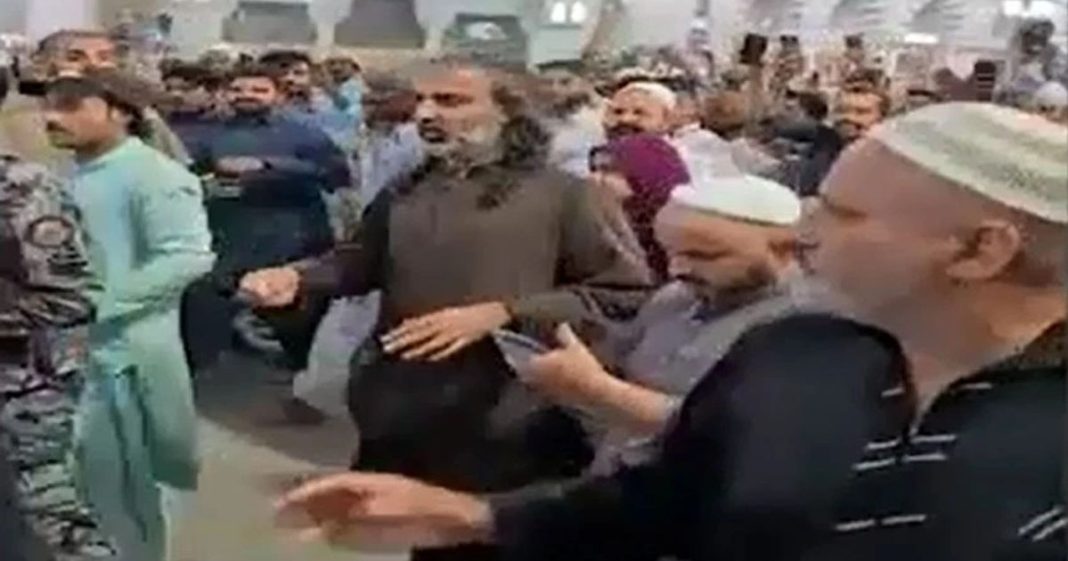 6 Pakistanis sentenced to prison for sloganeering in Masjid-e-Nabvi