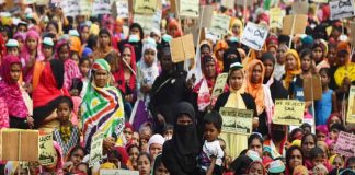 India cracks down on Muslim group