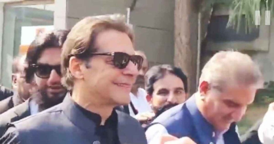 Imran Khan apologize