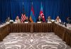 US hosts peace talks