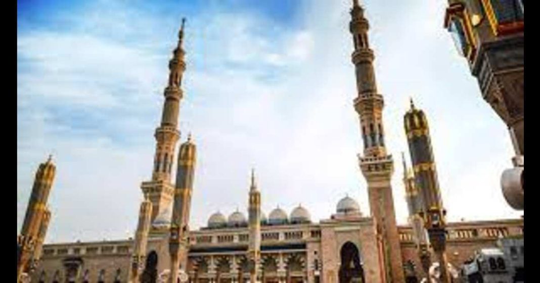 Saudi Arabia renovate mosques