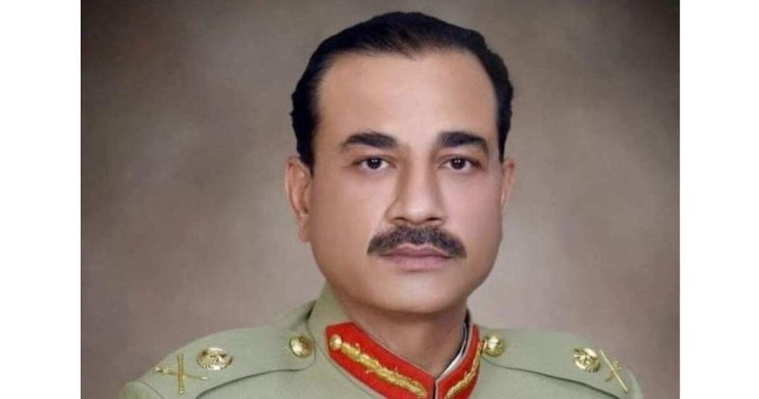 Asim Munir fast bowler