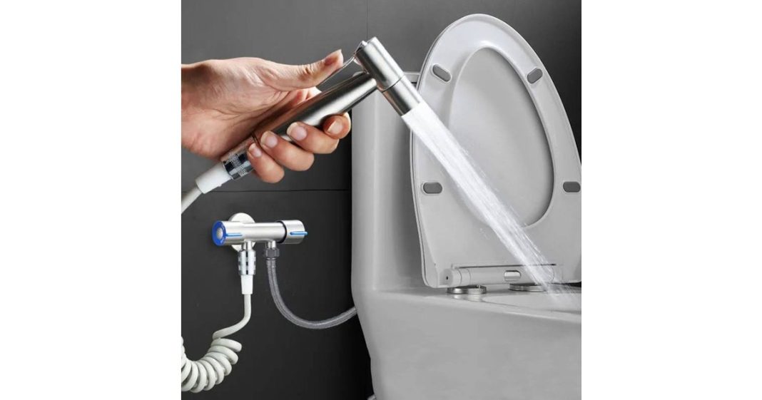 Bidet showers Qatar YouTuber