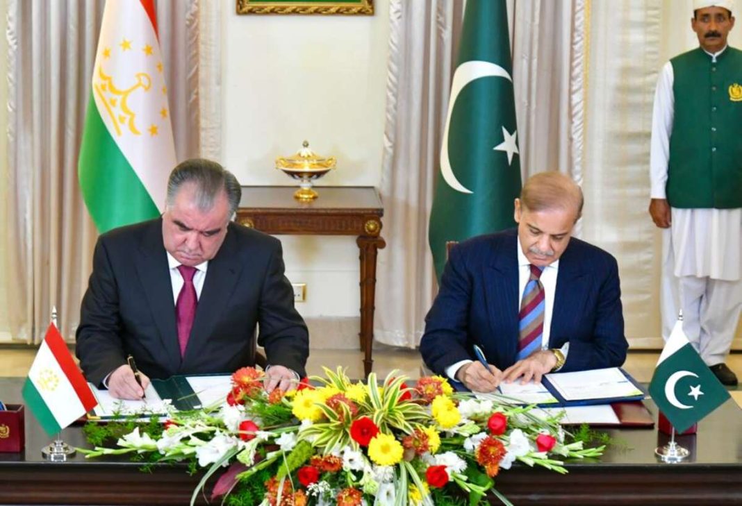 PM Shehbaz stresses connectivity with CARs in meeting with Tajik President