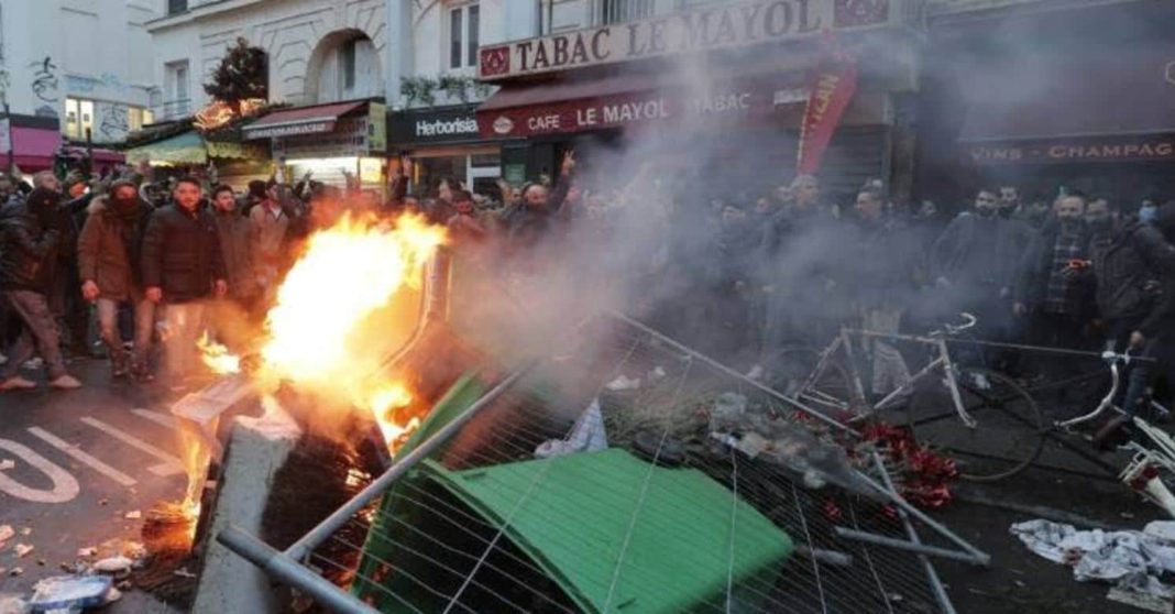 PKK supporters target French police officers in Paris clashes