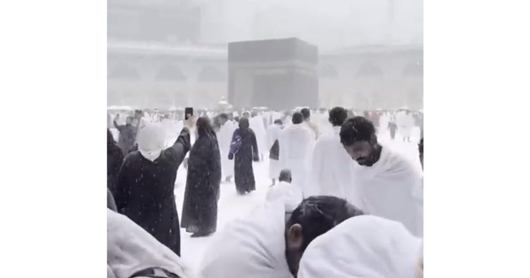 snowfall video Makkah