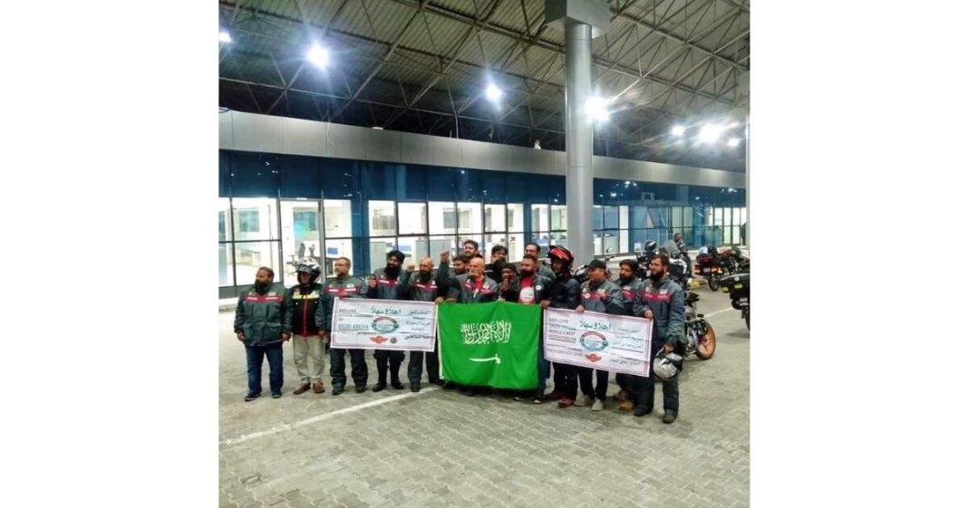 Pakistani bikers Umrah