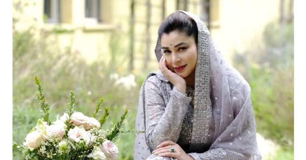 Komal Rizvi ties knot