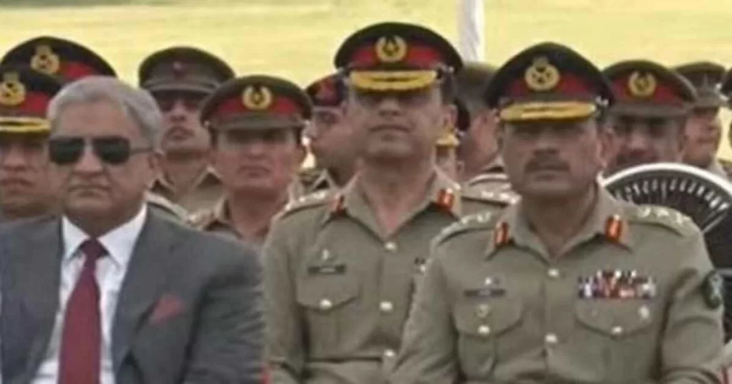 Ex-COAS Bajwa attends martyrs day