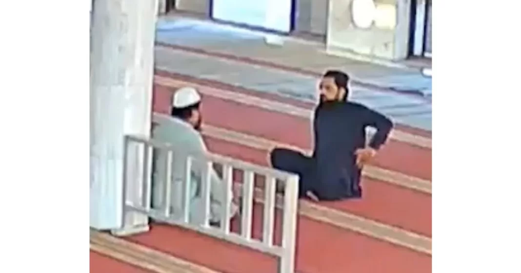 Karachi Muezzin phone