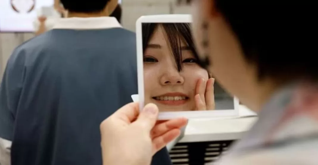 Smile Classes in Japan Post-COVID: Embracing Positive Expressions