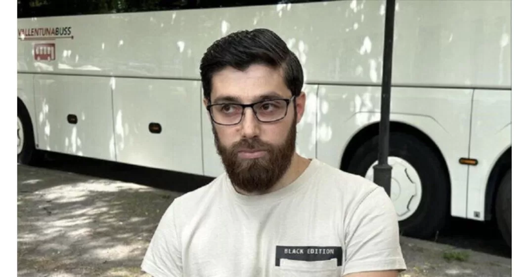 Muslim man Torah Bible