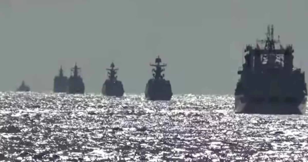 Japan detects Russian warships