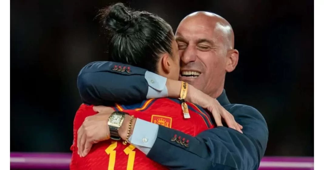 Spanish football president kiss