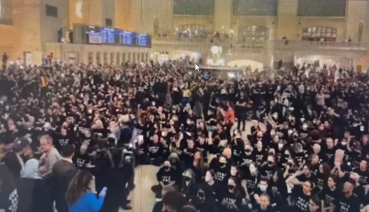 Protesters shut New York's Grand Central