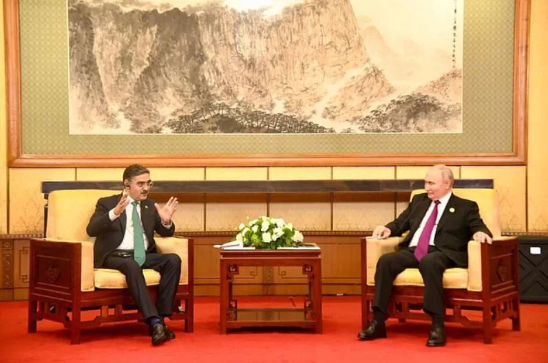 Kakar's Diplomatic Marathon in Beijing: Talks with Putin, Sri Lankan President