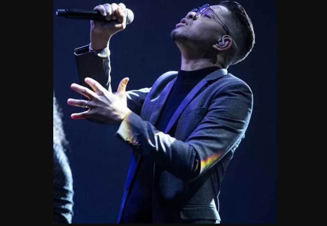 Gospel Singer Dies While Performing During Concert