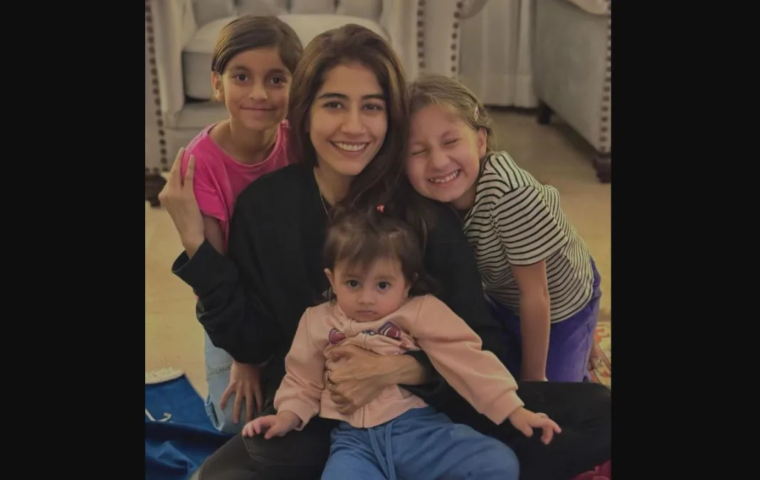 Syra Yousuf's Picture with Step-daughter Goes Viral