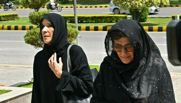 IMRAN KHAN SISTERS