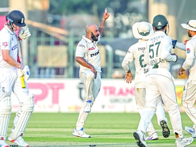 Pakistan wins Test England