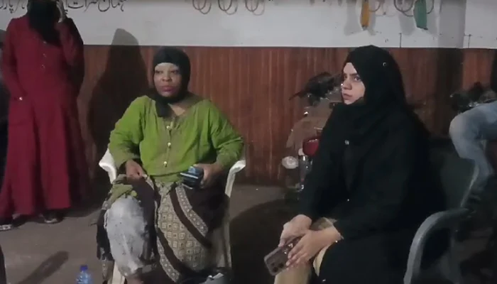 US woman, after failed love story, seeks Pakistani nationality