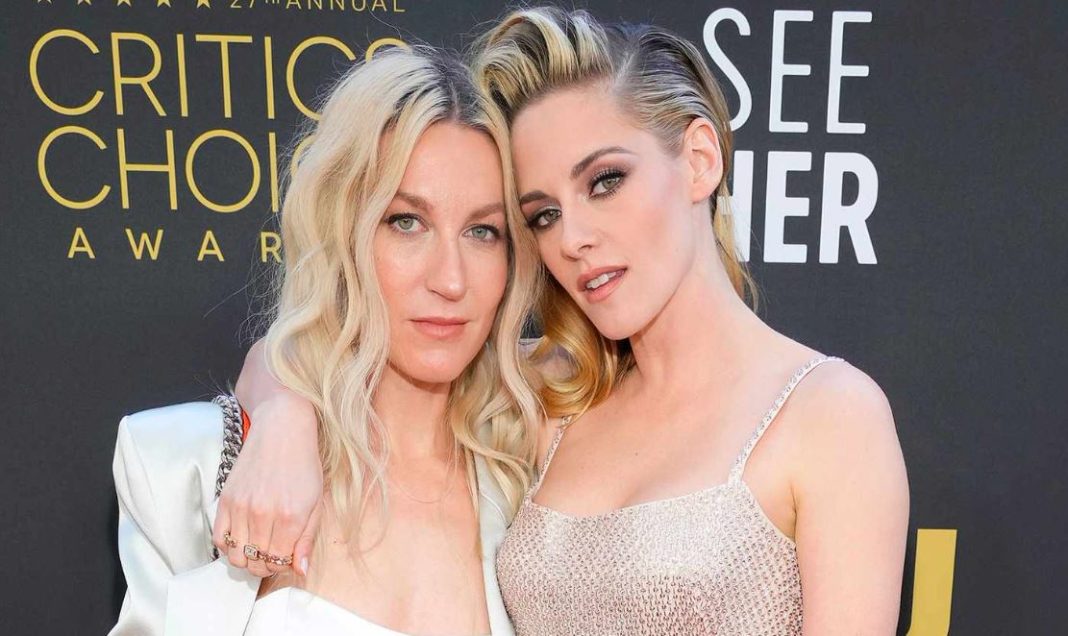 Kristen Stewart Marries Dylan Meyer