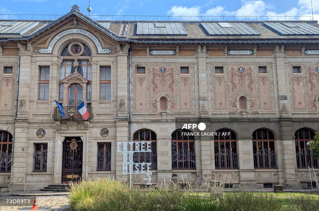 French museum hit by 9.5 mn euro porcelain heist