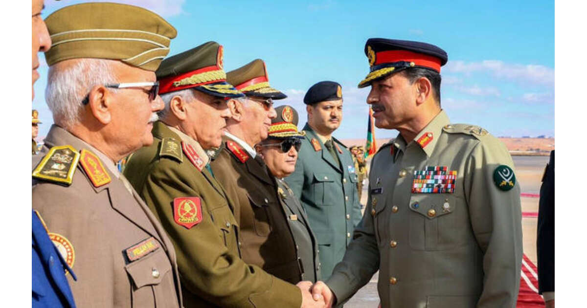 Pakistan Army Chief Asim Munir Meets Libya’s Khalifa Haftar to Strengthen Defence Ties